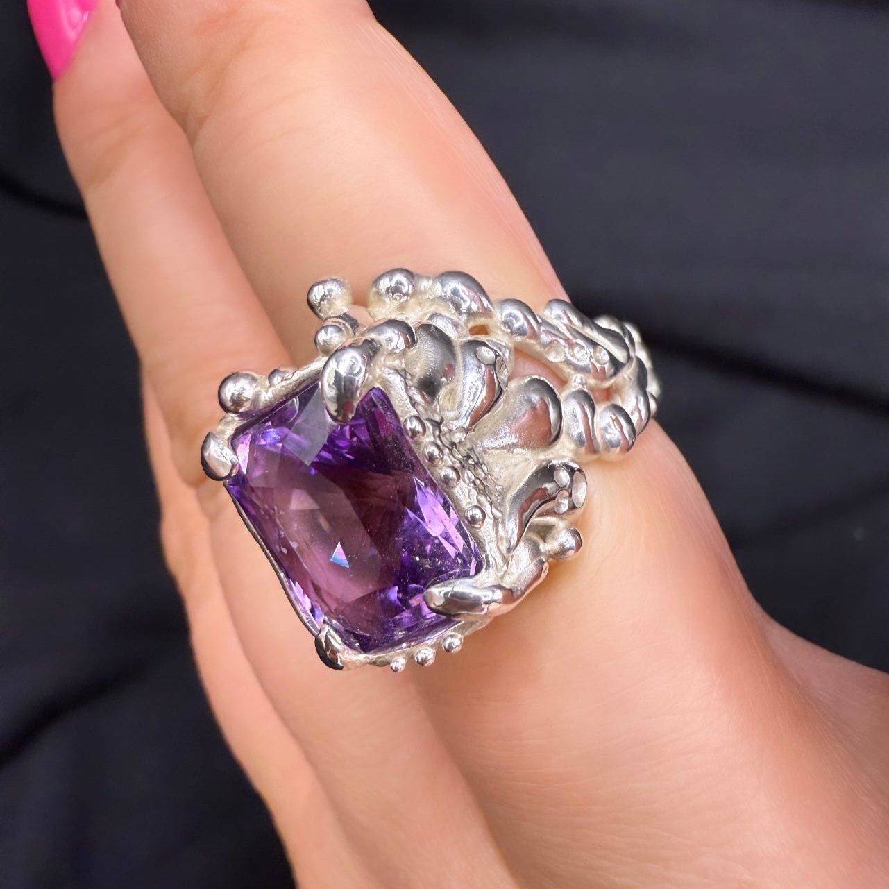 Amethyst of the Cauldron (Fits Size "O 3/4"/7.5 US)